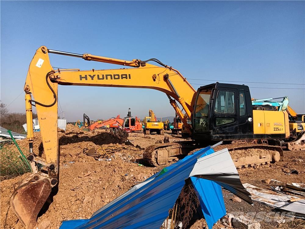 Hyundai R225LC-7 Excavadoras de cadenas