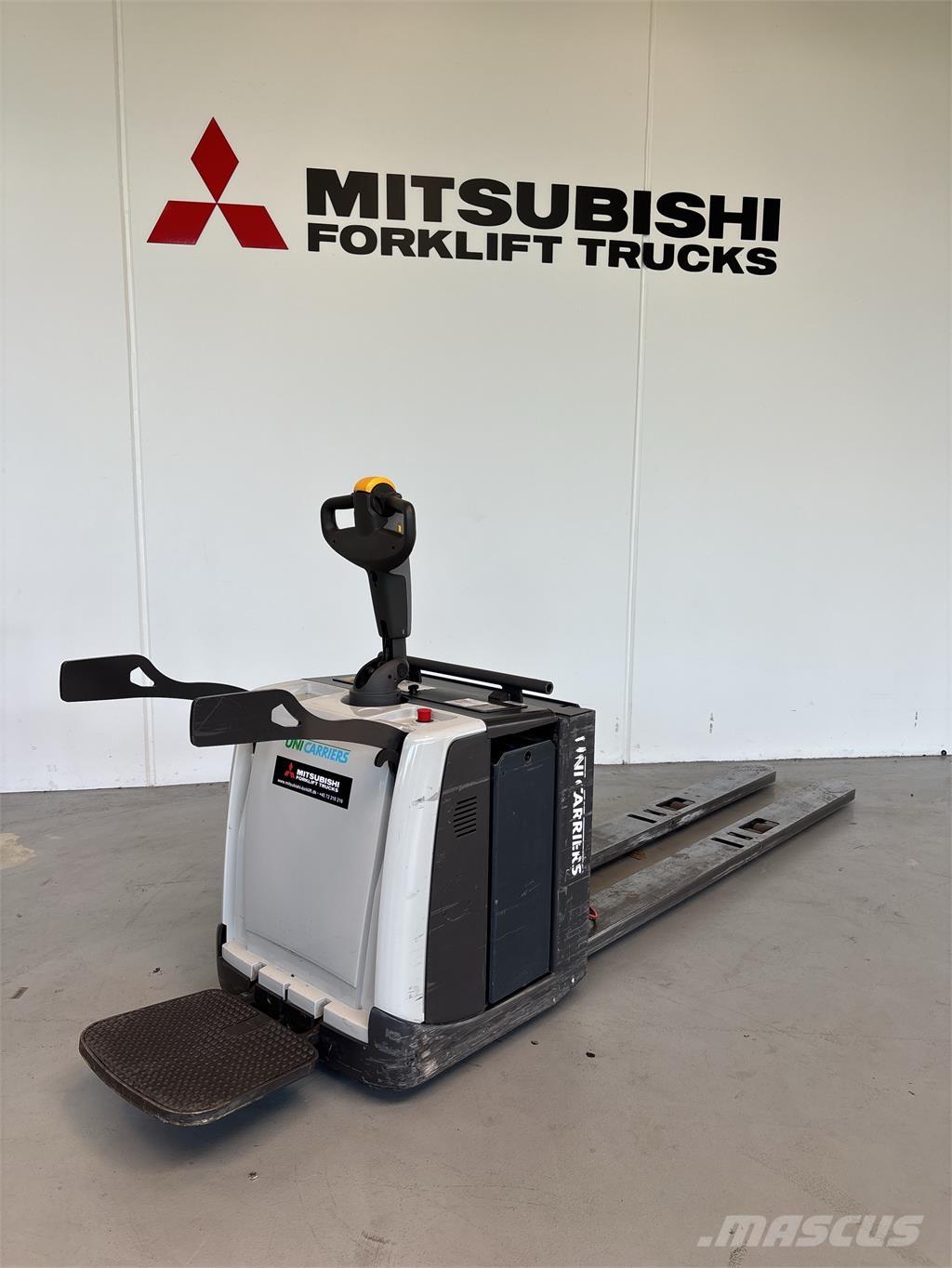 UniCarriers PMR200 Plataforma con motor