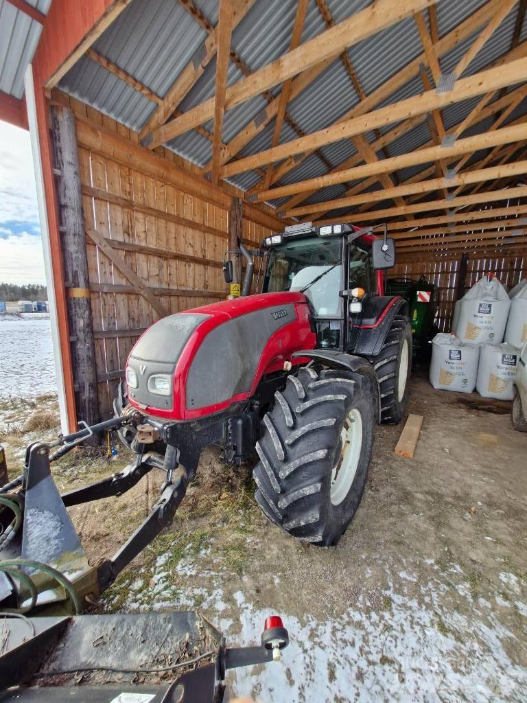 Valtra T 151 hitchec Tractores