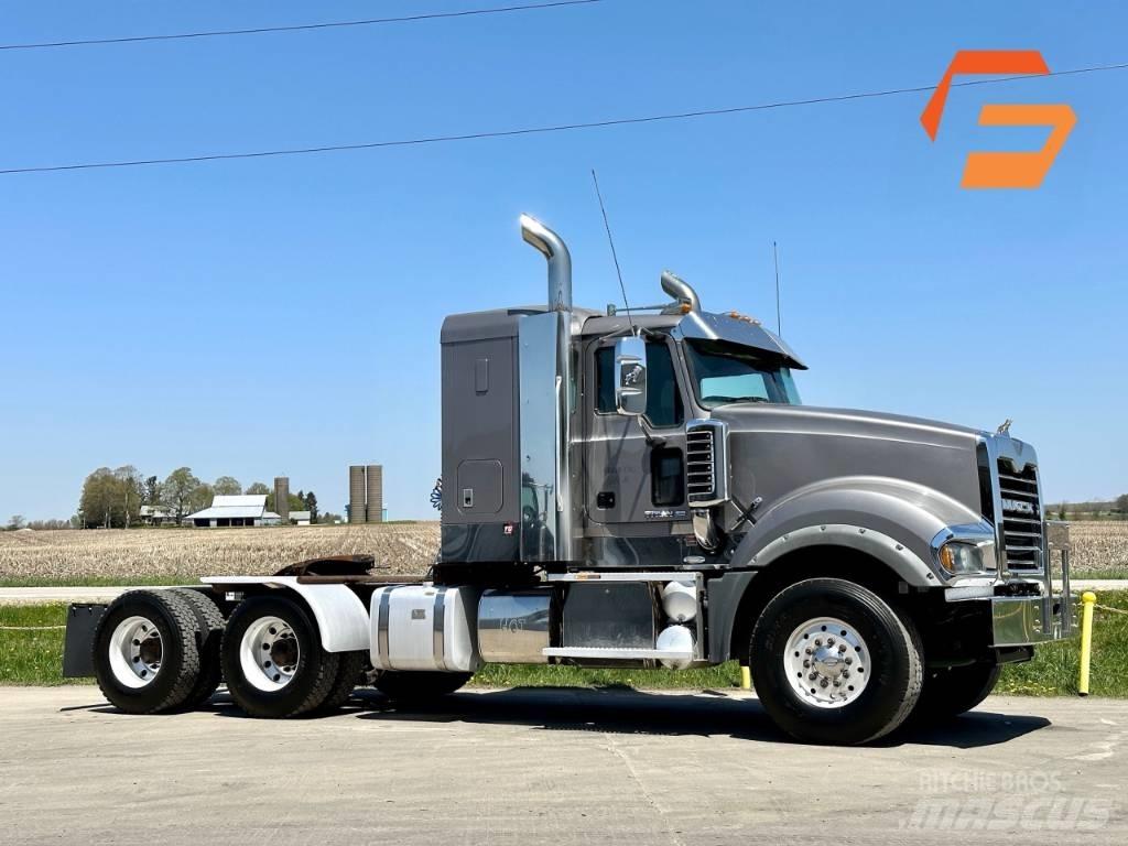 Mack Titan TD 713 Camiones chasis