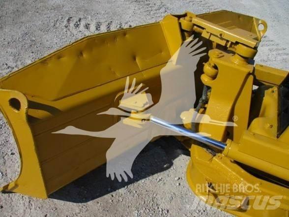 CAT D3G XL Buldozer sobre oruga