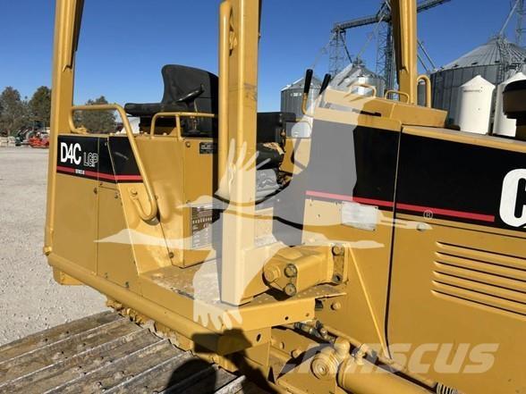 CAT D4C LGP Buldozer sobre oruga