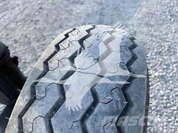 E-Z Trail 680 Otros remolques