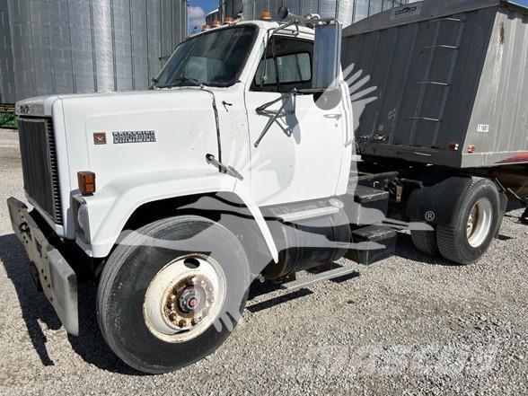 GMC BRIGADIER Cabezas tractoras
