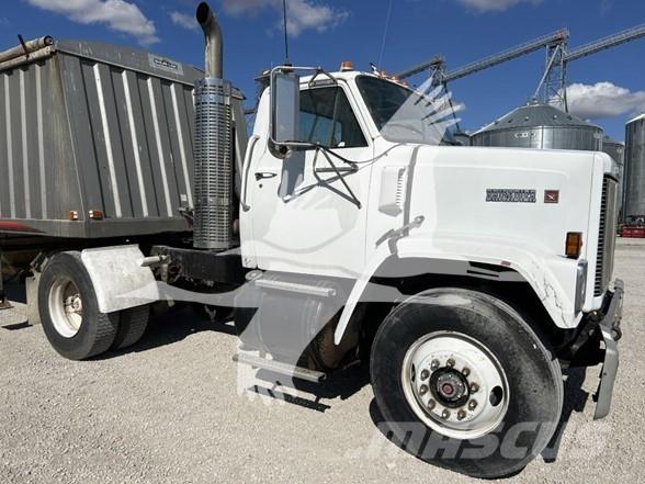 GMC BRIGADIER Cabezas tractoras