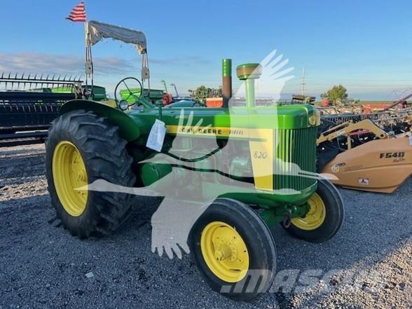John Deere 820 Tractores