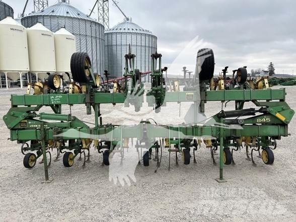 John Deere 845 Cultivadores para cultivos en hilera