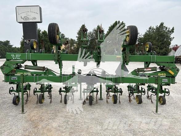 John Deere 845 Cultivadores para cultivos en hilera
