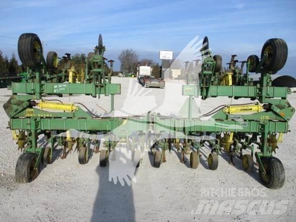 John Deere 85 Cultivadores para cultivos en hilera