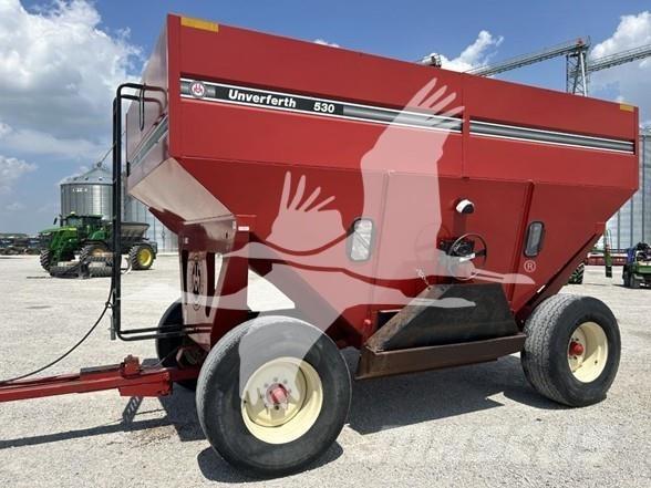 UNVERFERTH 530 Remolque para grano