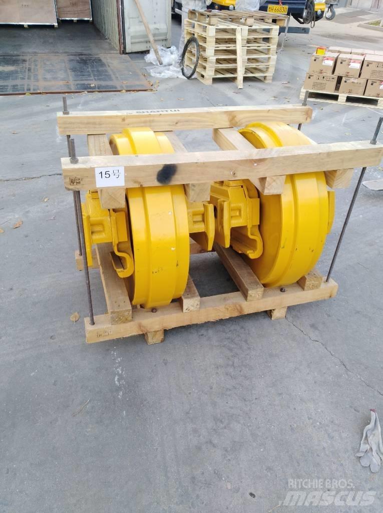 Komatsu D85E-18 Cadenas, orugas y chasis