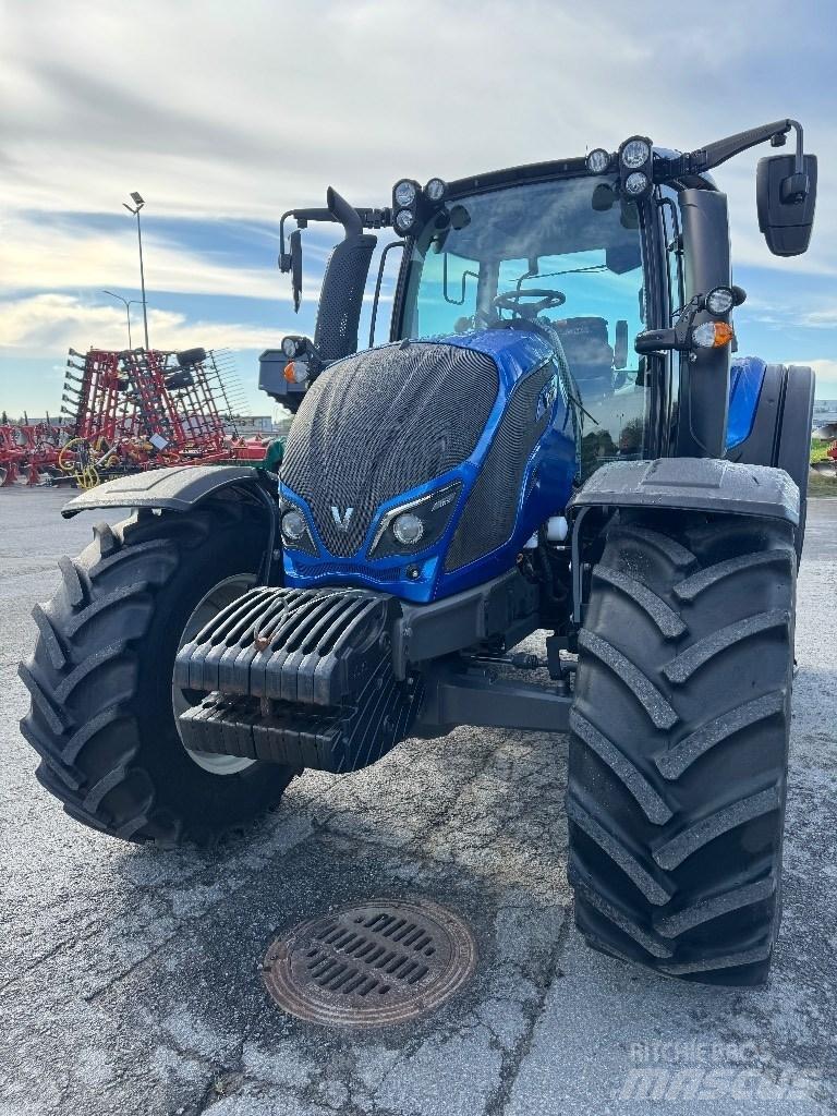 Valtra N 124 Tractores