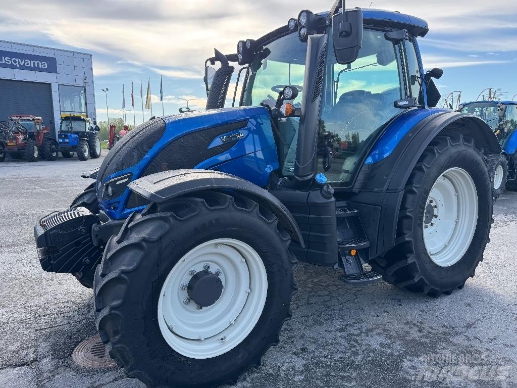 Valtra N 124 Tractores