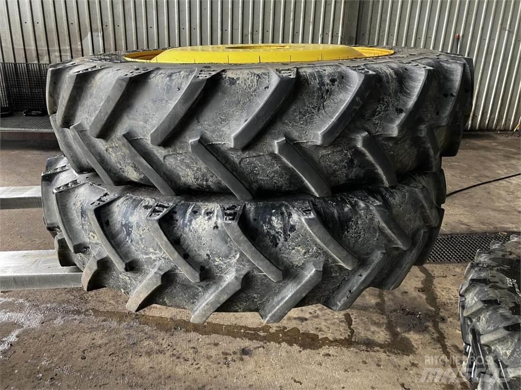 BKT 270/95R32 Neumáticos, ruedas y llantas