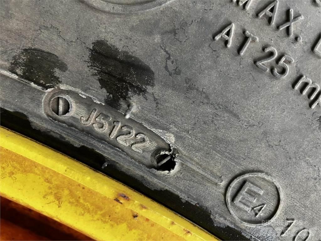 BKT 270/95R32 Neumáticos, ruedas y llantas