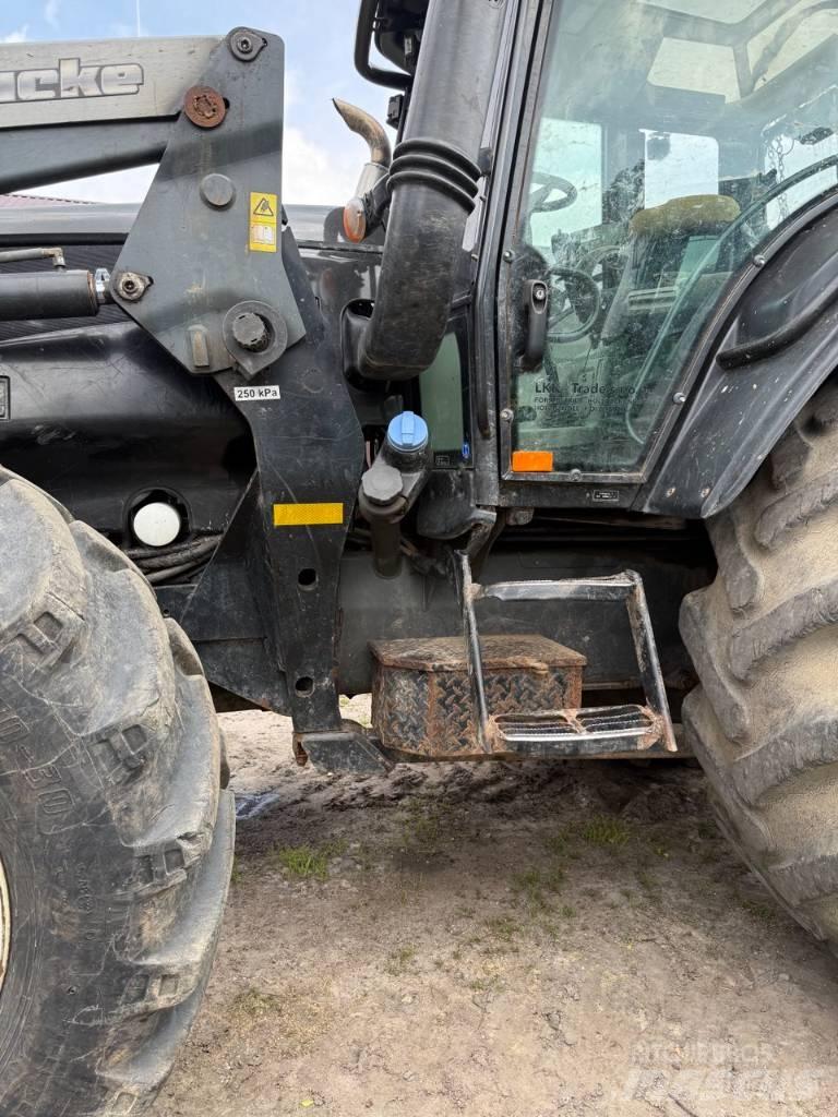 Valtra + KRONOS T 193 Tractores