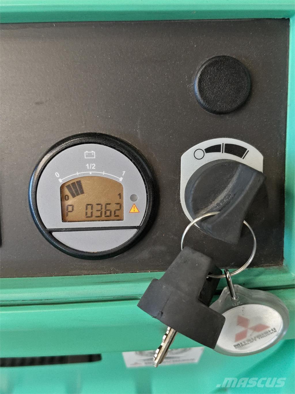 Mitsubishi PBV20N3 Plataforma con motor