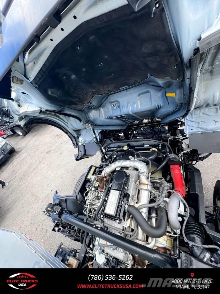 Hino 155 Camiones caja cerrada