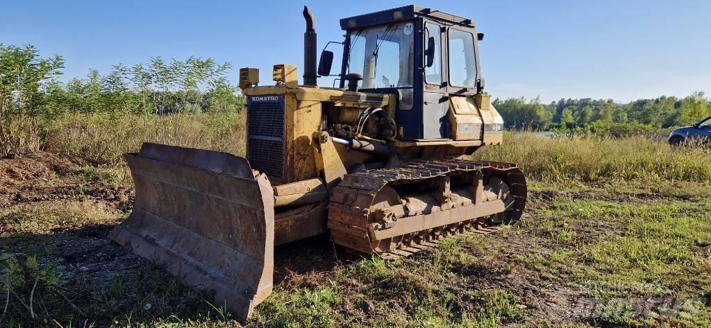 Komatsu D 58 E-1 Buldozer sobre oruga