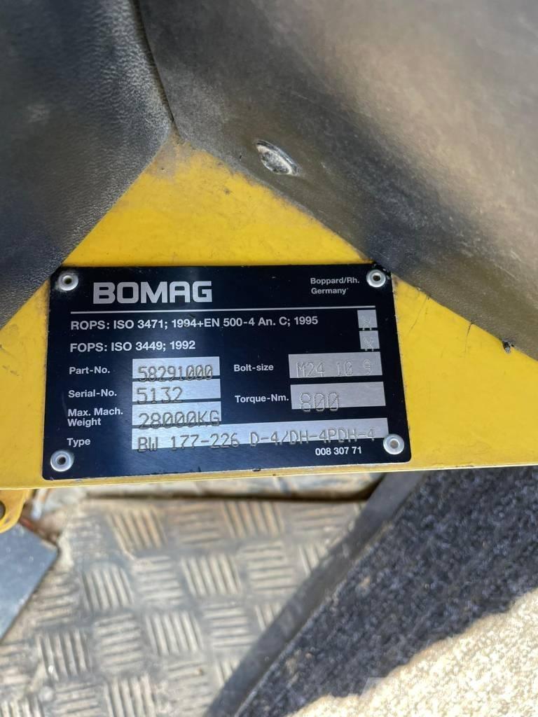 Bomag 213 DH-4 Rodillos de un solo tambor