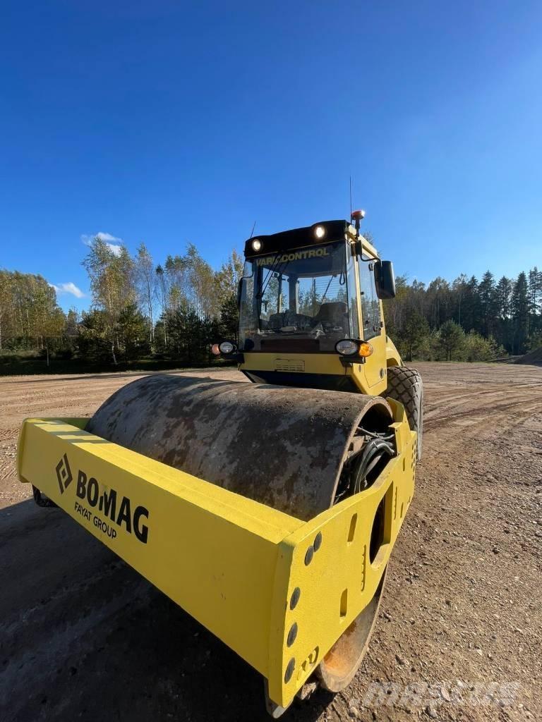 Bomag 213 DH-4 Rodillos de un solo tambor