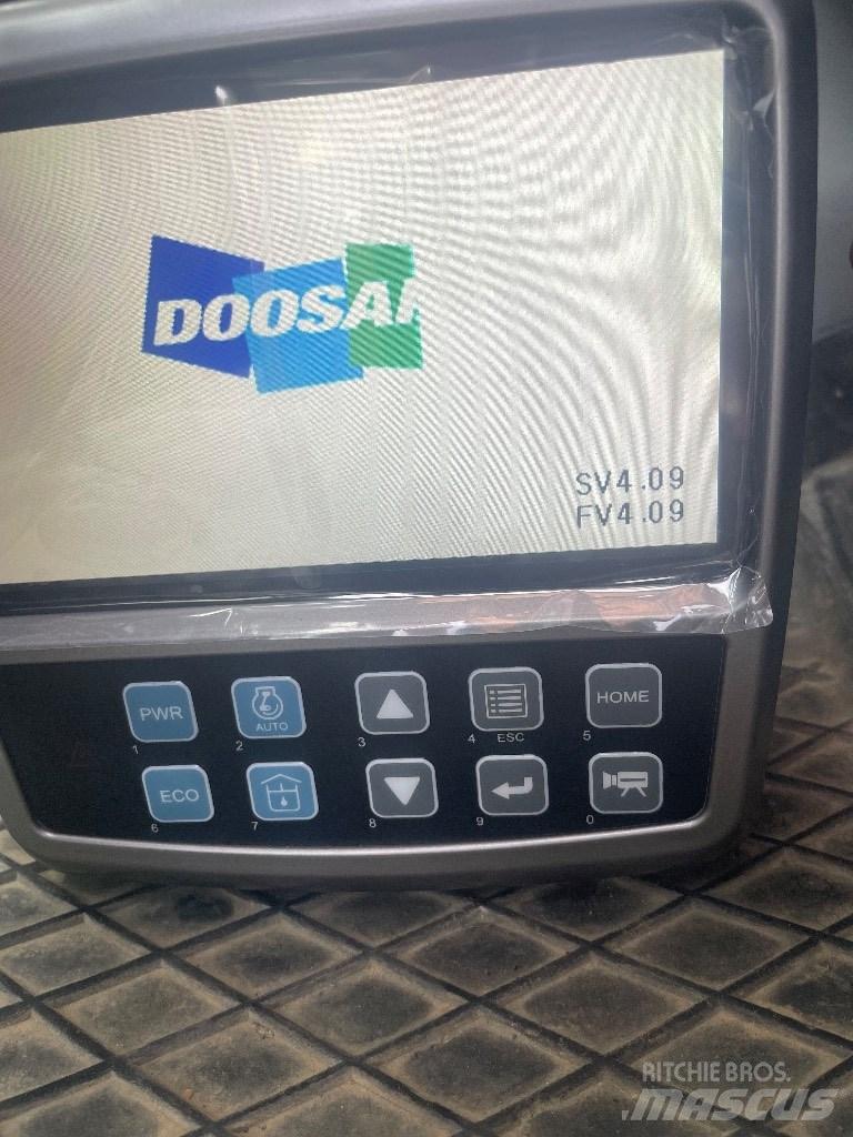 Doosan DX 140 LCR-3 Electrónicos