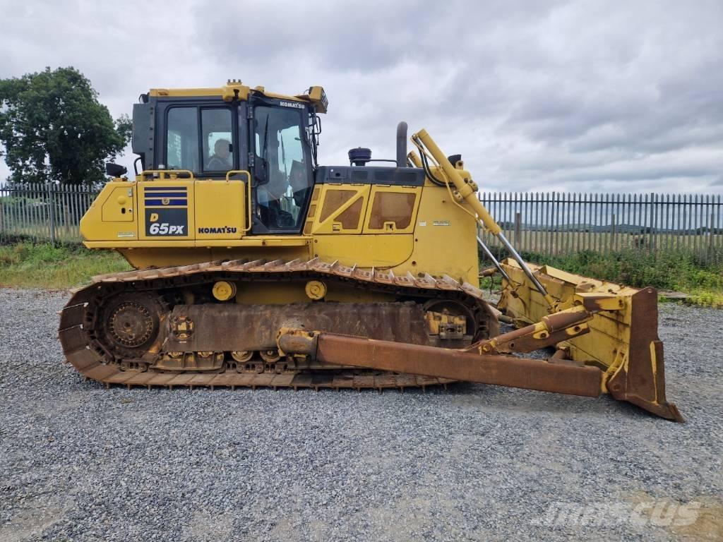 Komatsu D 65 PX-18 Buldozer sobre oruga