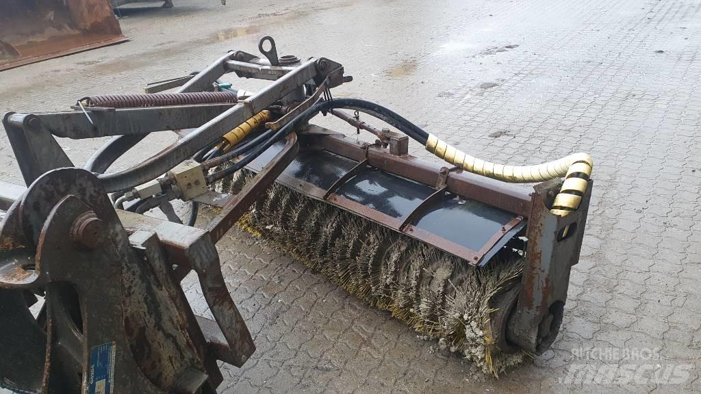 Holms 2,5 m kost Otros equipos para carreteras y quitanieves