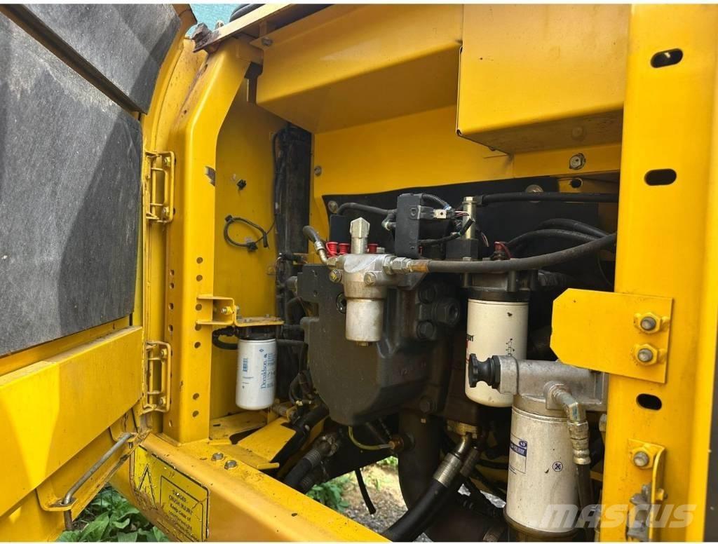 Komatsu PC 210 LC-11 Excavadoras de cadenas