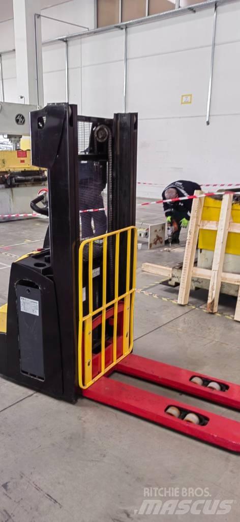 Hyster S 1.2 Apiladores eléctricos