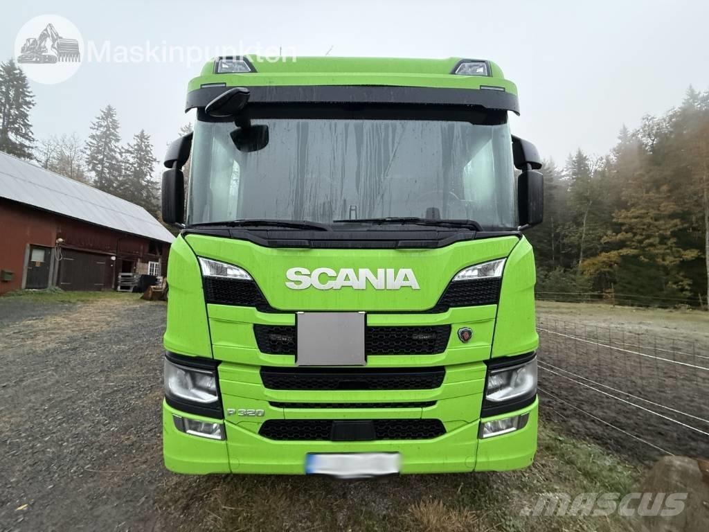 Scania P 320 Camiones caja cerrada