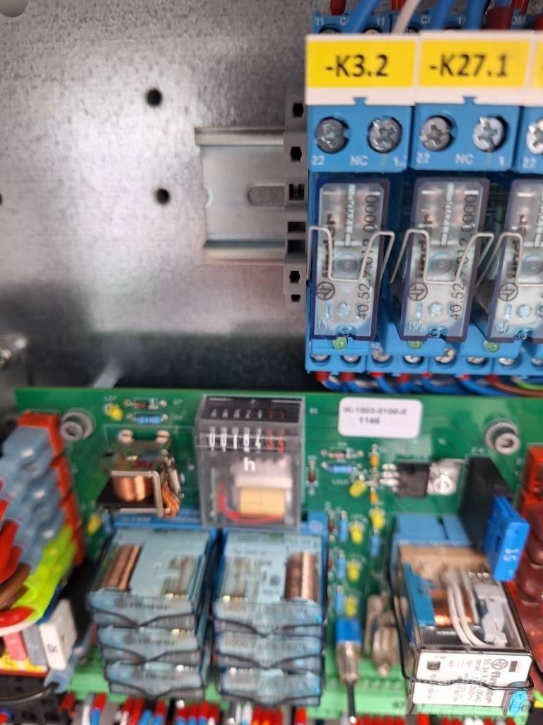 Böcker AHK 30 KS Grúas articuladas y otra maquinaria de elevación
