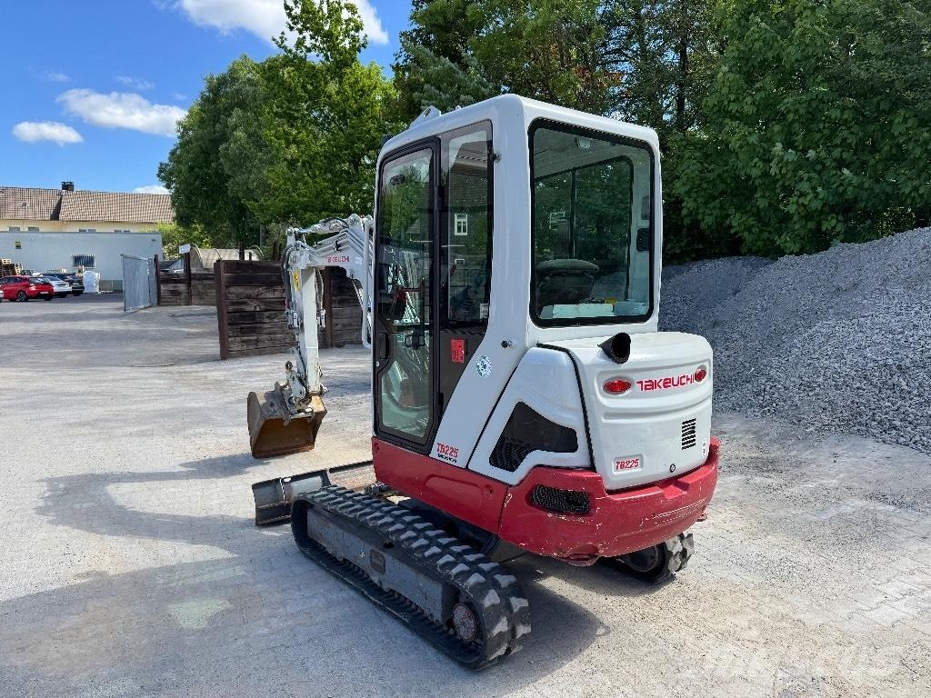 Takeuchi TB 225 Mini excavadoras < 7t