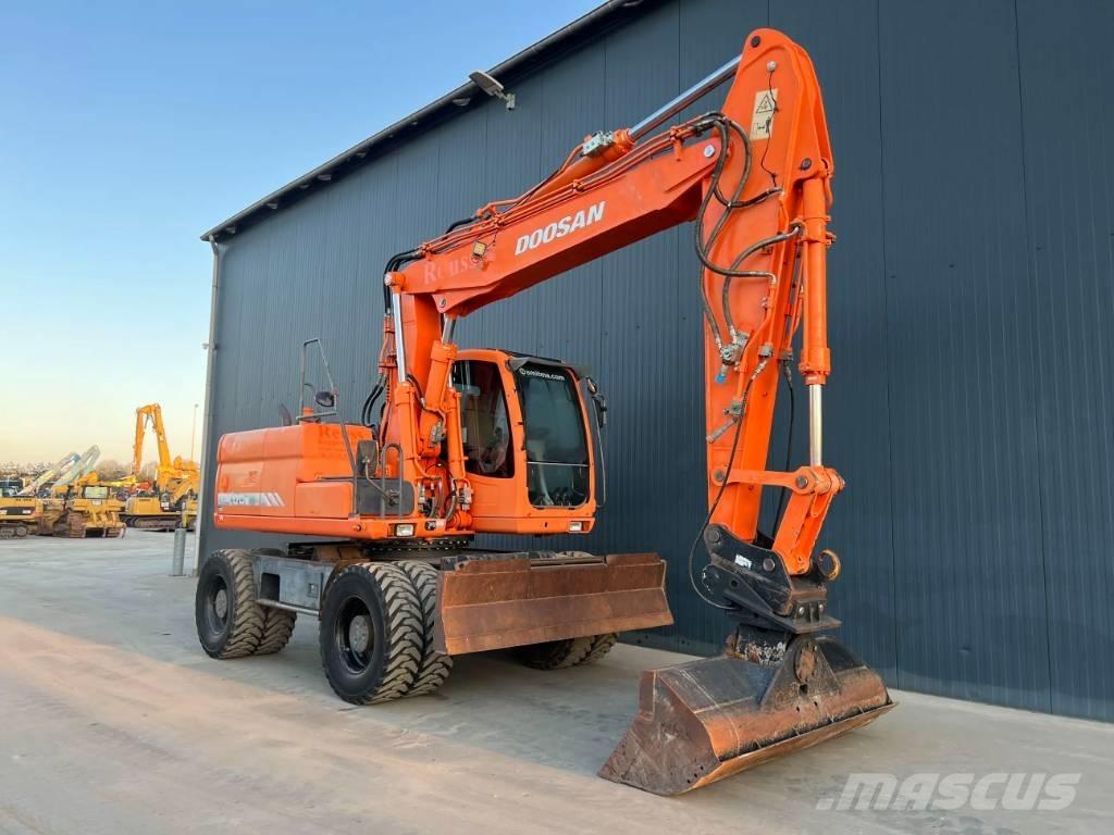 Doosan DX170W Excavadoras de ruedas