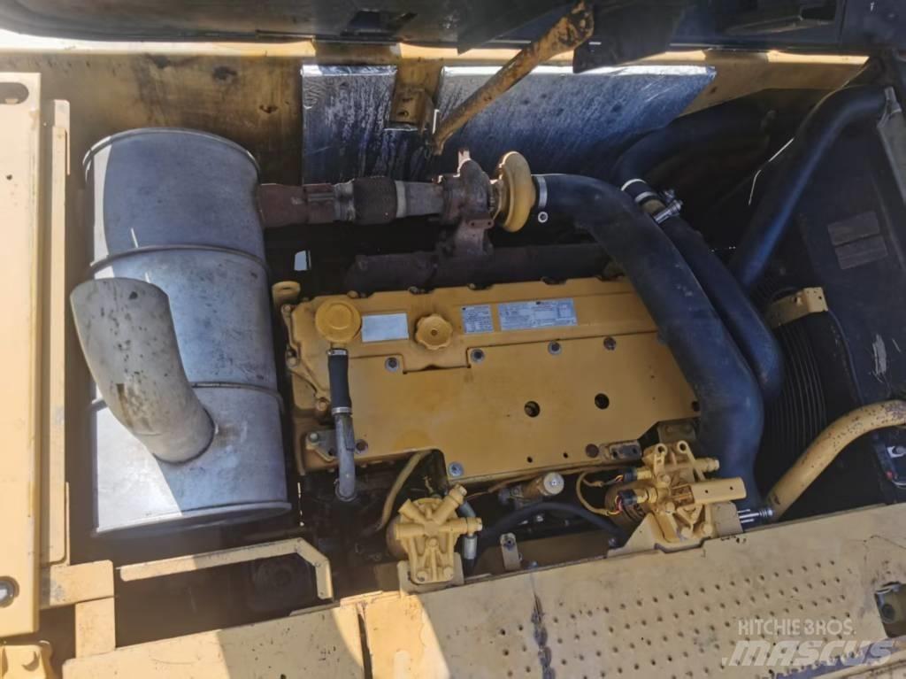 CAT 320 D2 Excavadoras 7t - 12t