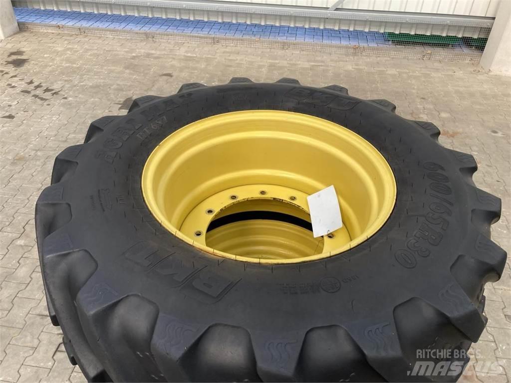 BKT 600/65R30 Neumáticos, ruedas y llantas