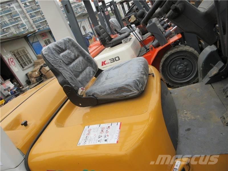 CAT FD 30 Carretillas diesel