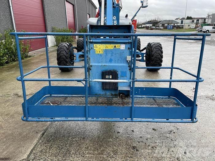 Genie Z135-70 Plataforma de trabajo articulada