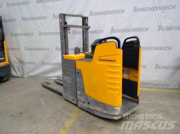 Jungheinrich ERD 220 Apiladores eléctricos