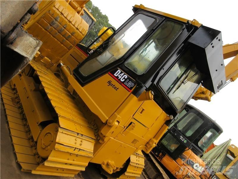 CAT D 4 C Buldozer sobre oruga