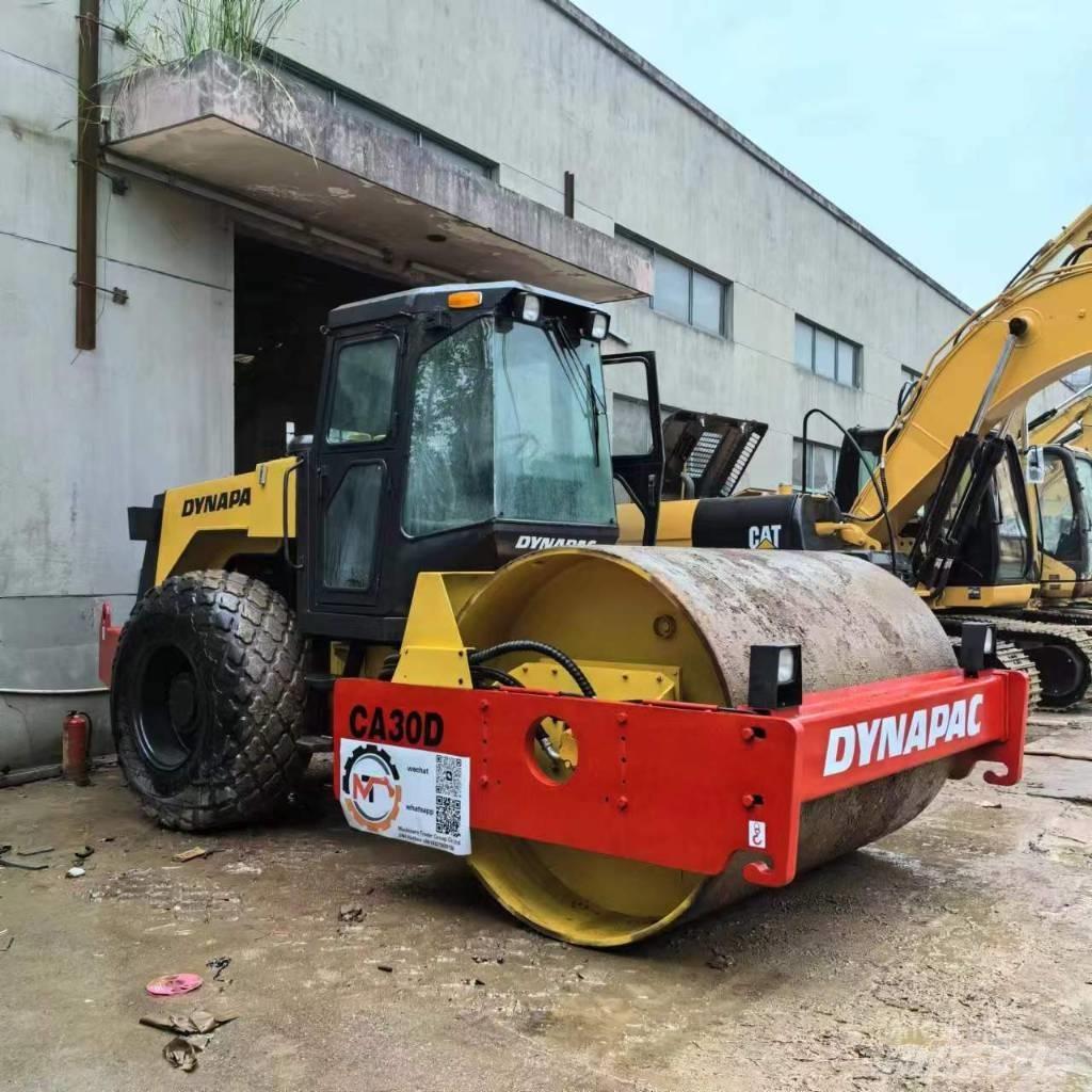 Dynapac CA 30 D Rodillos de un solo tambor