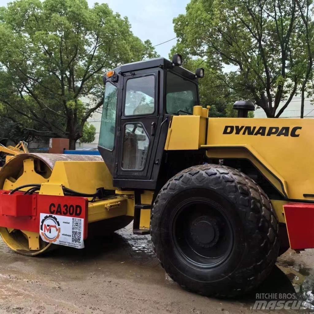 Dynapac CA 30 D Rodillos de un solo tambor
