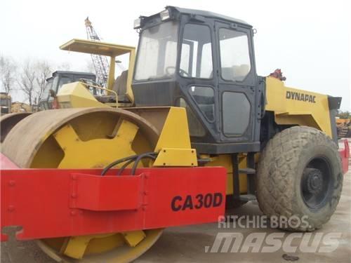 Dynapac CA 30 D Rodillos de un solo tambor