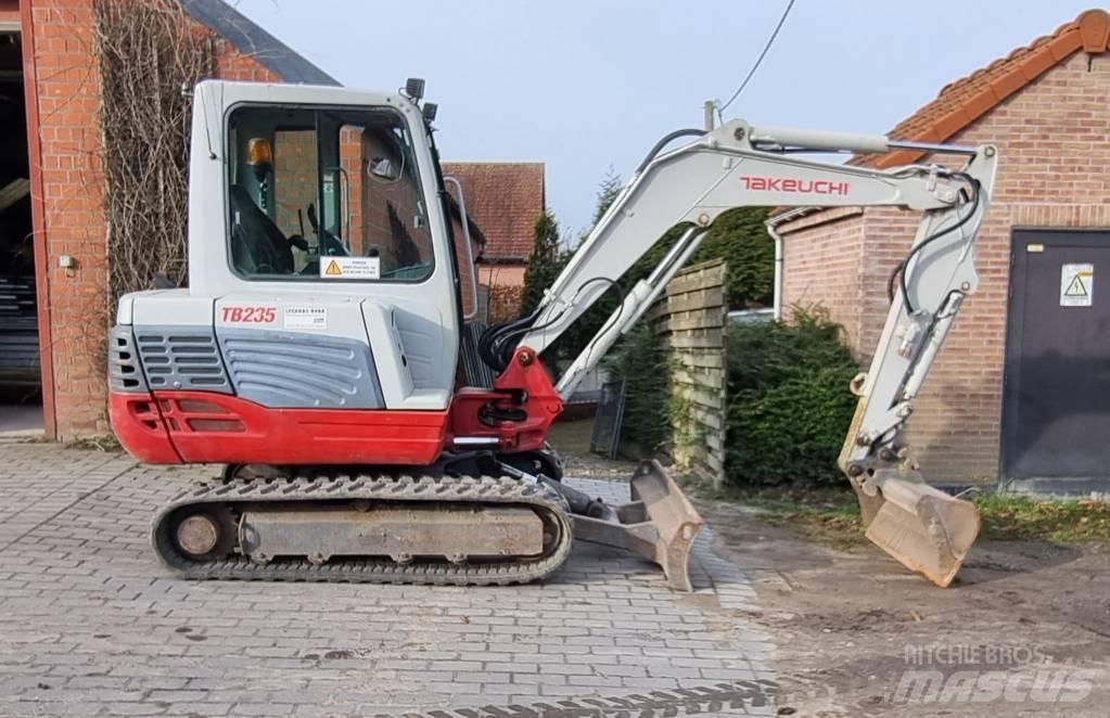 Takeuchi TB 235 Excavadoras de cadenas