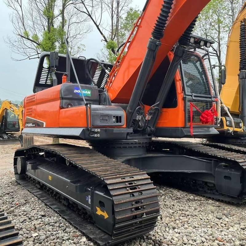 Doosan DX 225 Excavadoras de cadenas