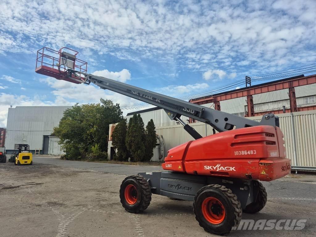 SkyJack SJ 66 T Plataforma de trabajo articulada