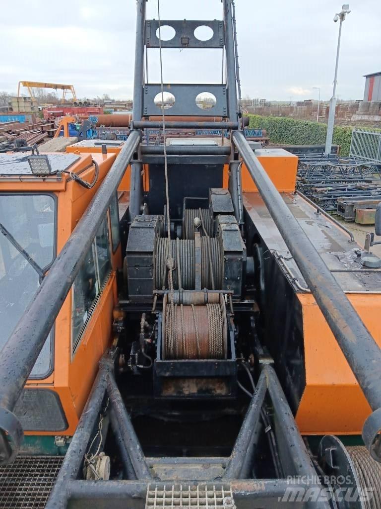 Hitachi KH 230-3 Grúas de oruga