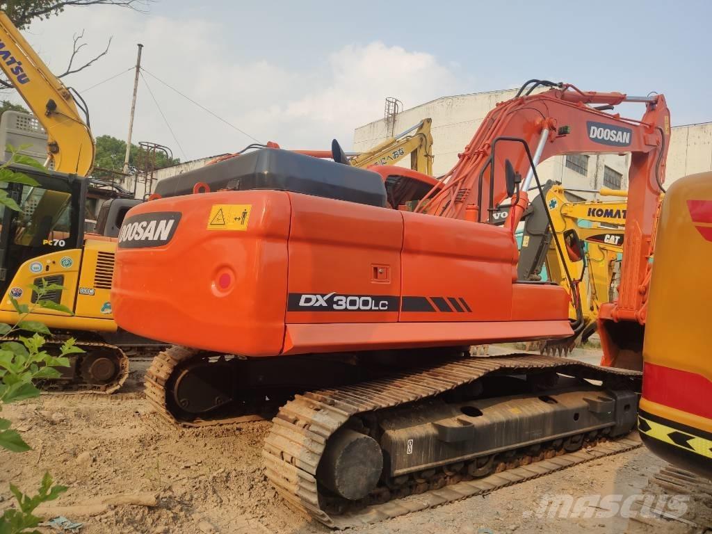 Doosan DX 300 Excavadoras de cadenas