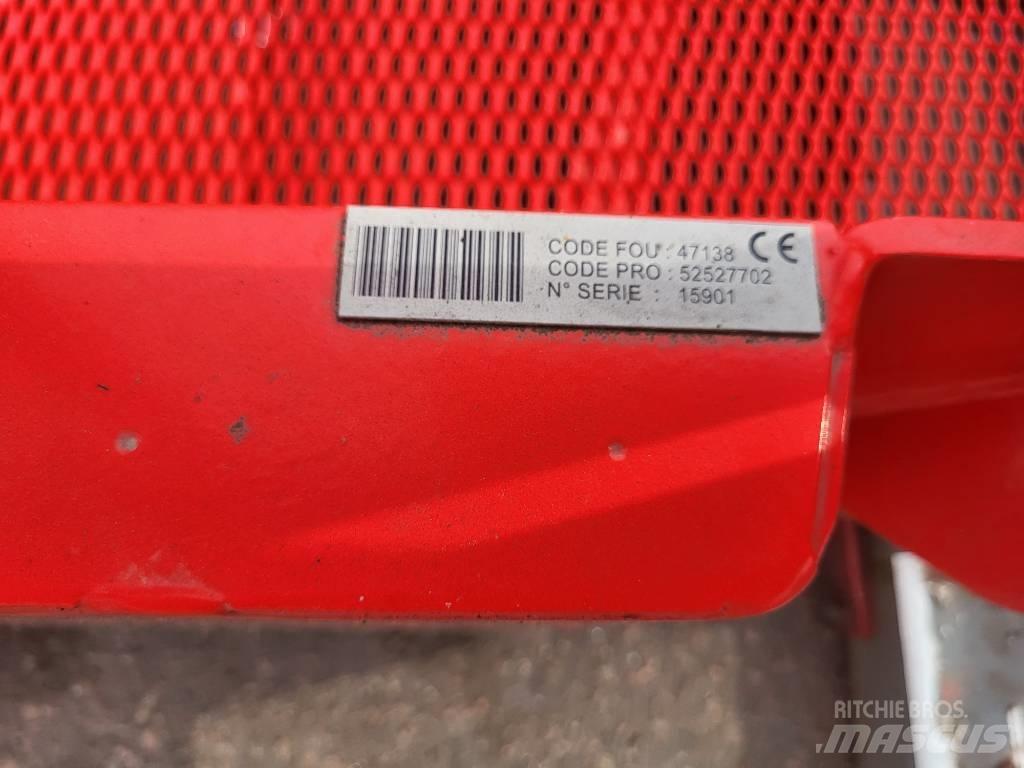 Manitou 200 ATJ kori Ascensores de personal y montacargas de acceso