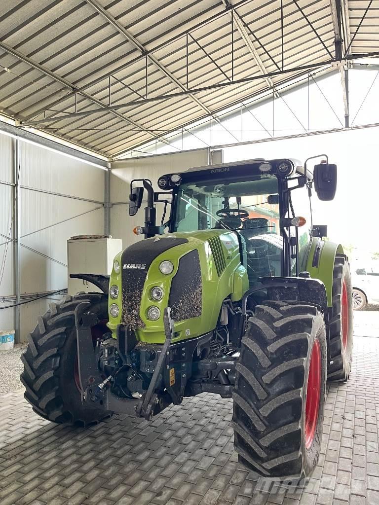 CLAAS Arion 440 Tractores